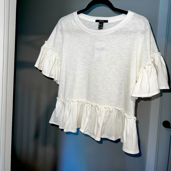 Ruffle shirt sleeve white T-shirt. From Forever 21 - Picture 1 of 1